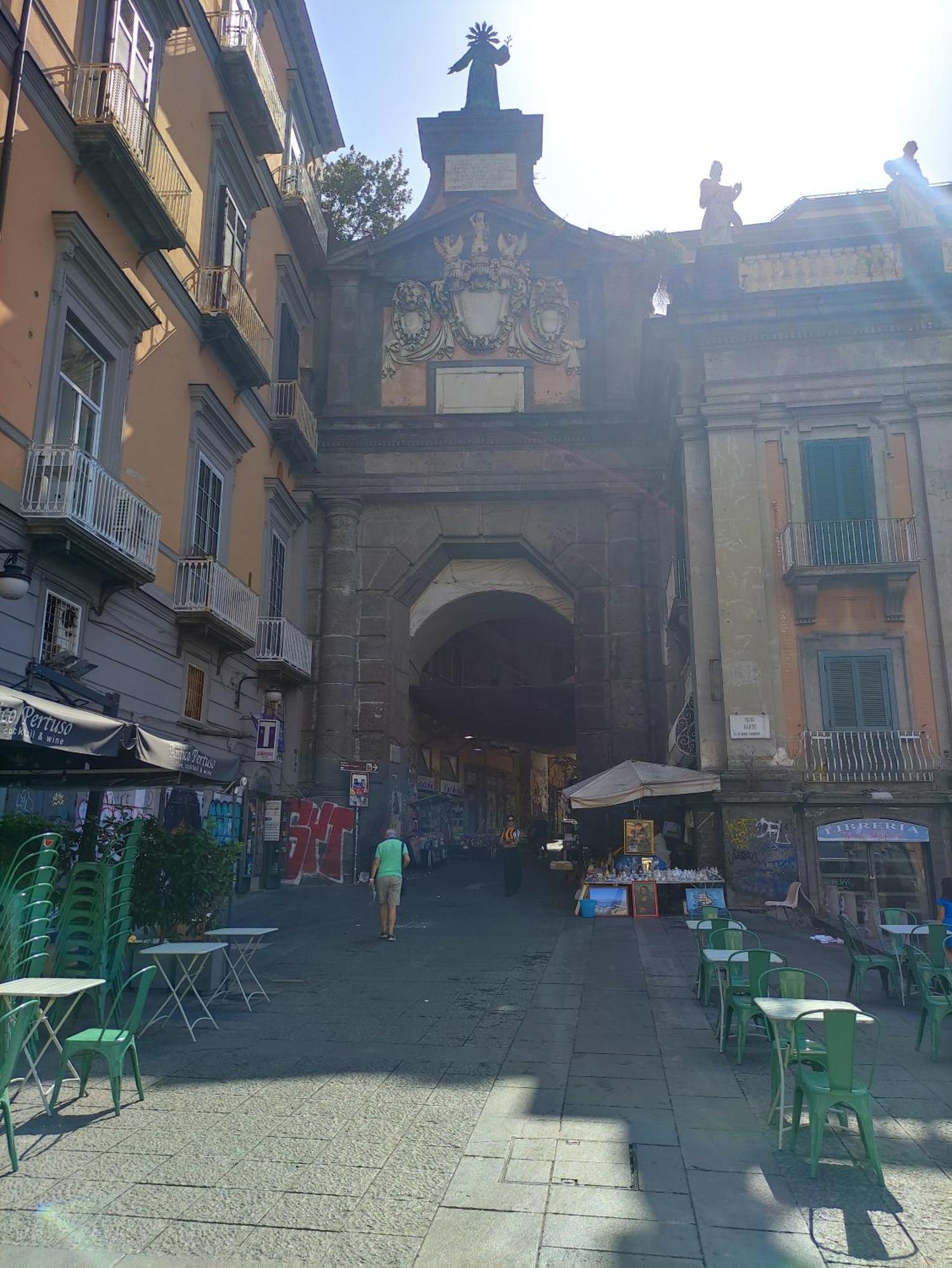 Appartement Na' Stanza In Piazza à Naples Extérieur photo