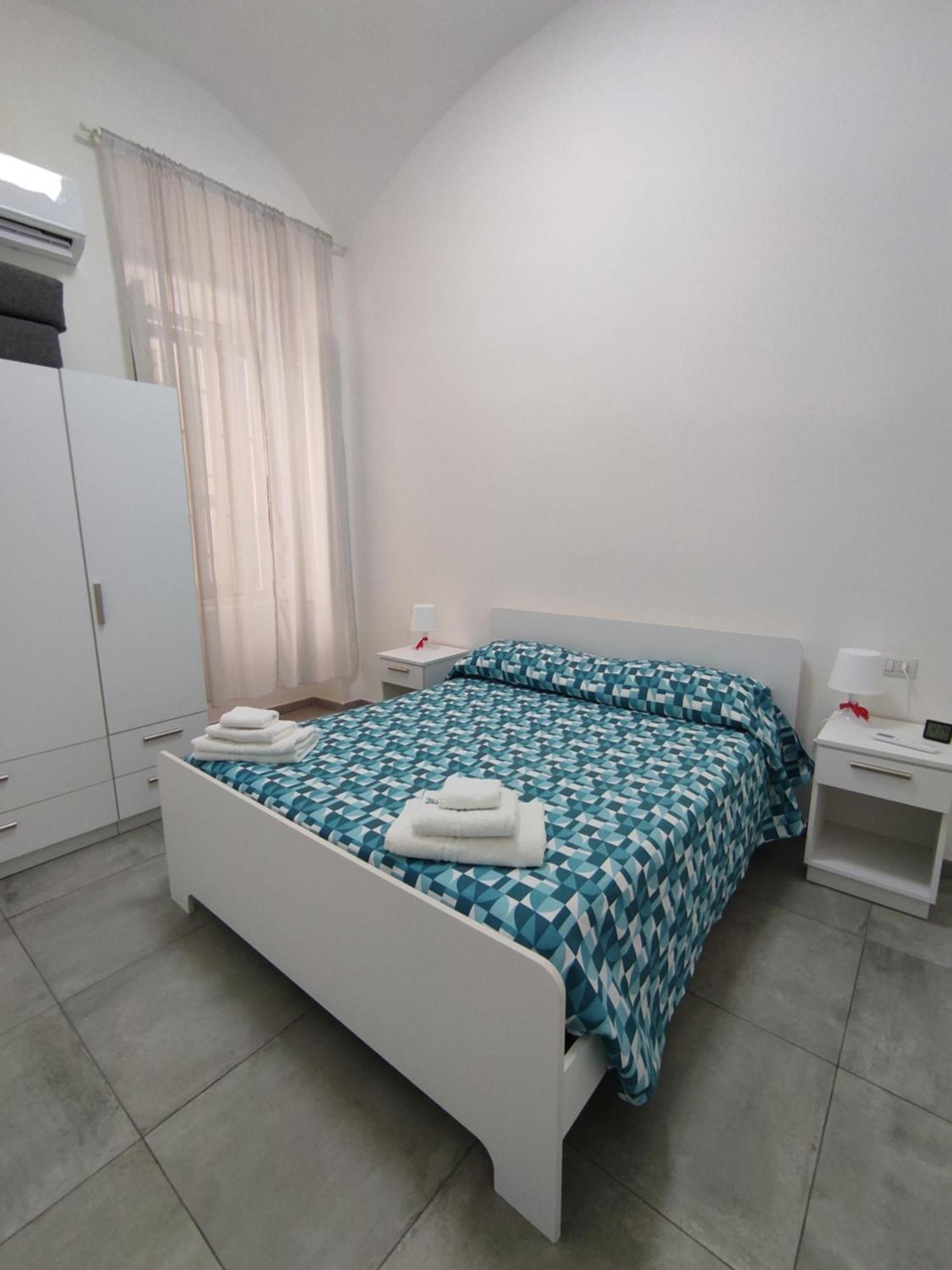 Appartement Na' Stanza In Piazza à Naples Extérieur photo